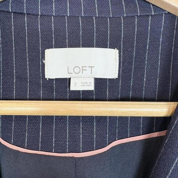 LOFT Sz: 2 Navy Blue Pinstripe Soft Stretch Relaxed Academic Professional Blazer - Picture 6 of 7